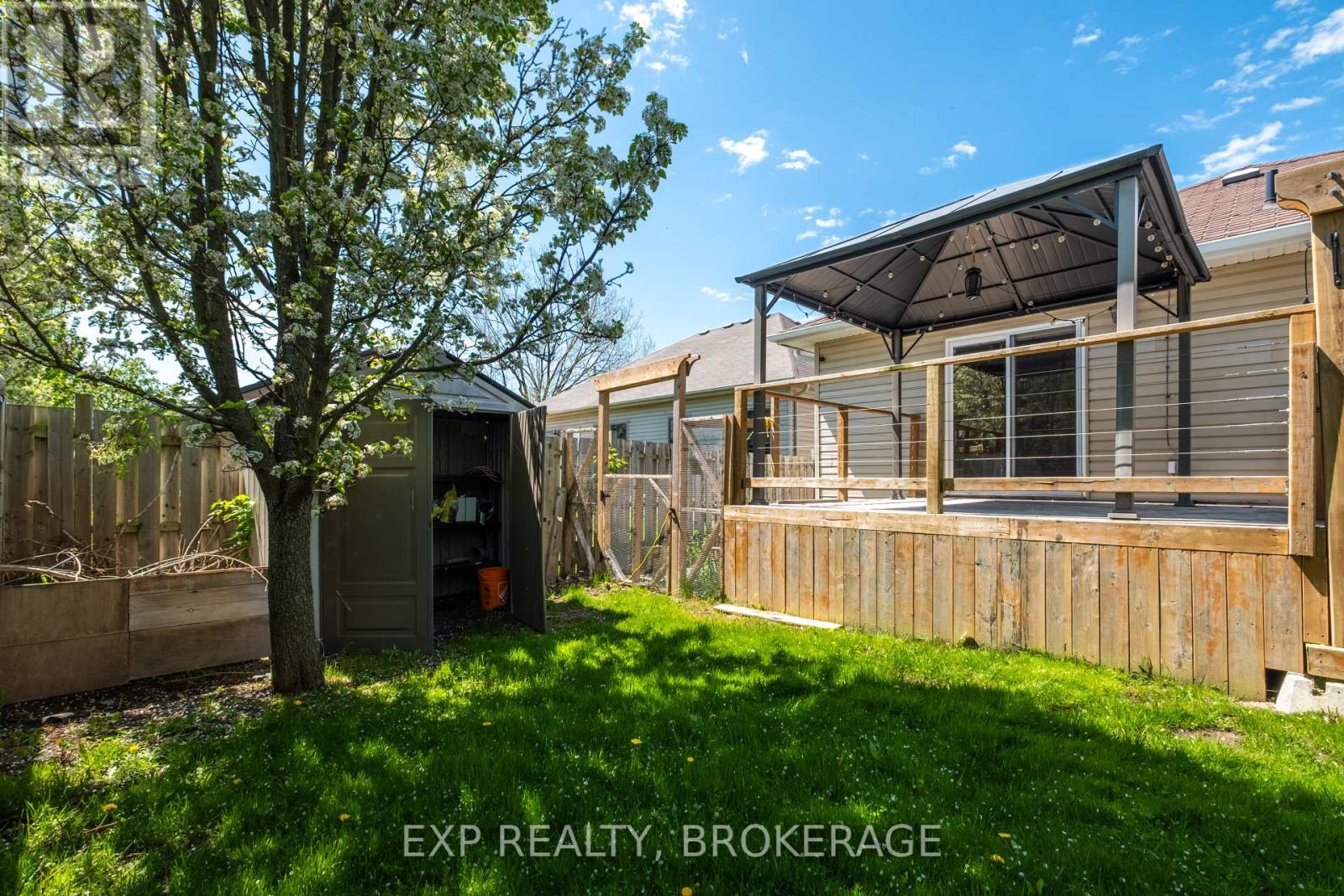 176 Somerset Drive, Loyalist, Ontario  K0H 1G0 - Photo 8 - X12158904