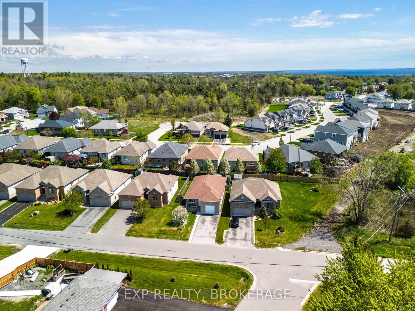 176 Somerset Drive, Loyalist, Ontario  K0H 1G0 - Photo 9 - X12158904