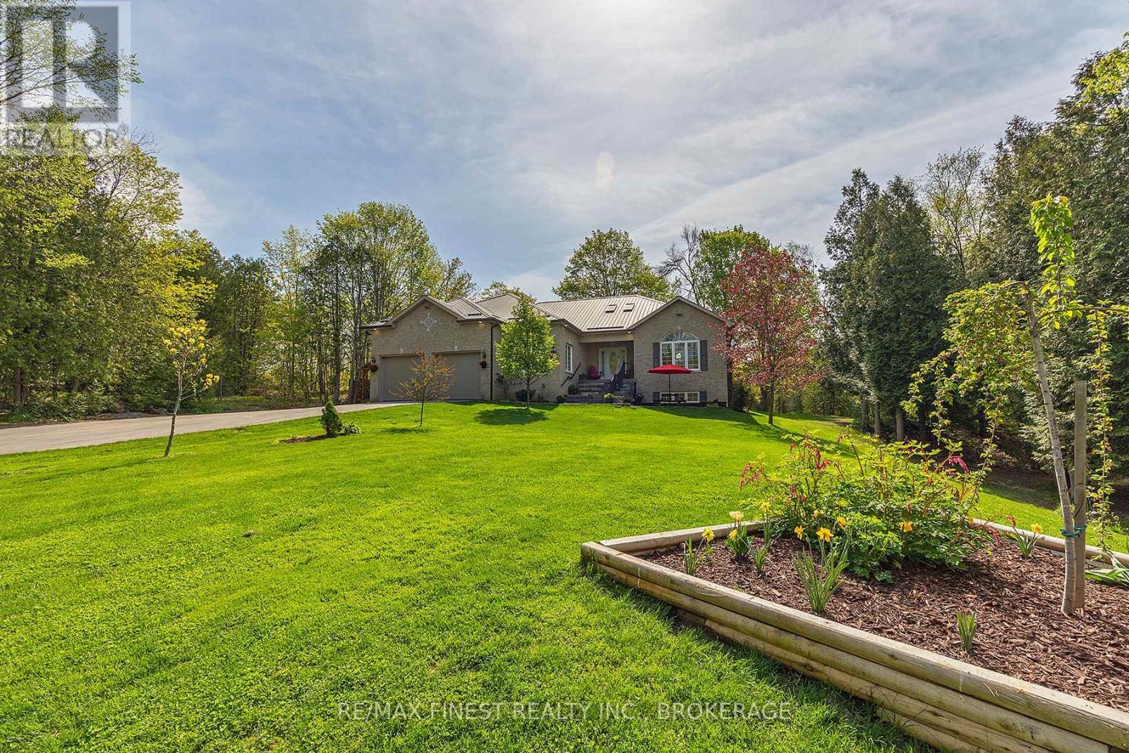 5885 Davey Drive, Frontenac, Ontario  K0H 2W0 - Photo 2 - X12159469