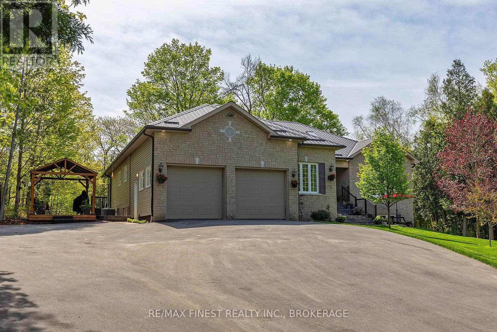5885 Davey Drive, Frontenac, Ontario  K0H 2W0 - Photo 3 - X12159469