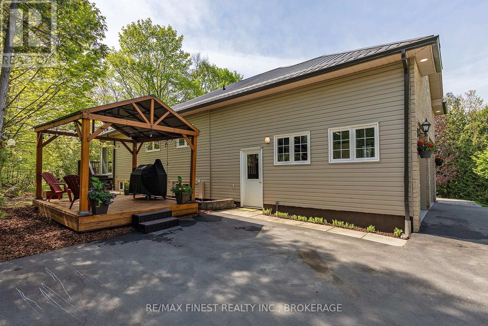 5885 Davey Drive, Frontenac, Ontario  K0H 2W0 - Photo 7 - X12159469