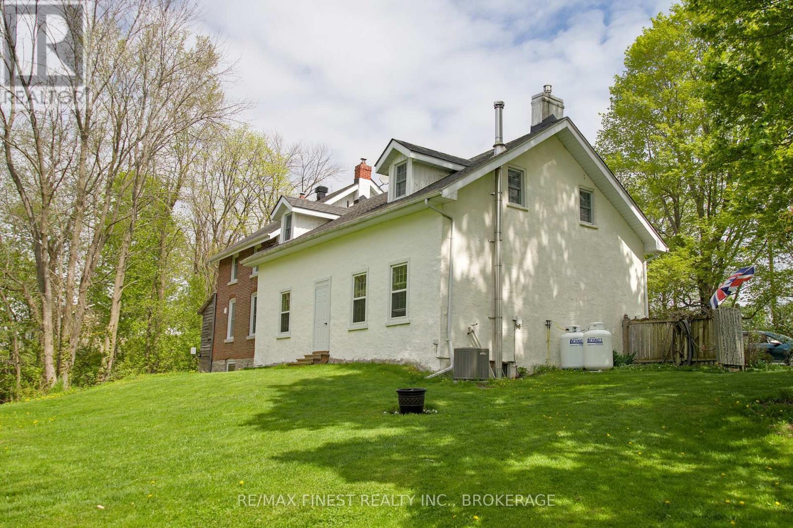 2750 Front Road, Frontenac Islands, Ontario  K0H 2S0 - Photo 30 - X12159508