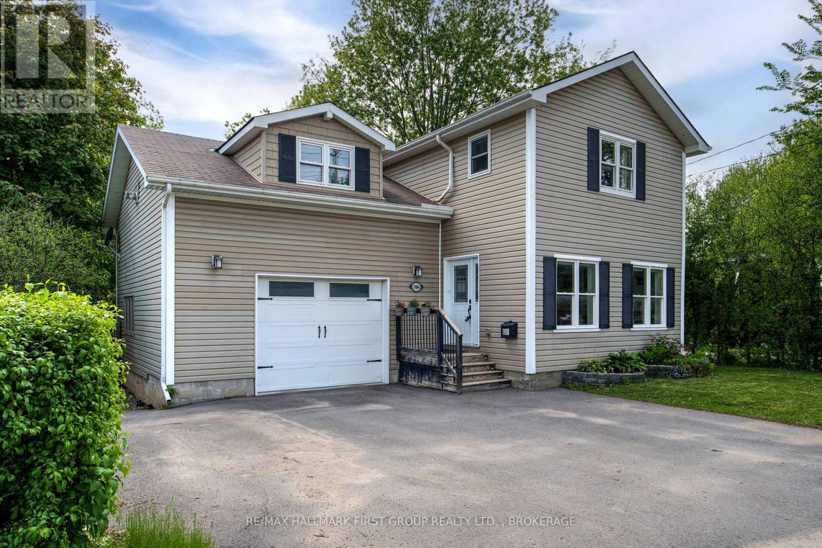 704 Portsmouth Avenue, Kingston, Ontario  K7M 1W5 - Photo 2 - X12164583