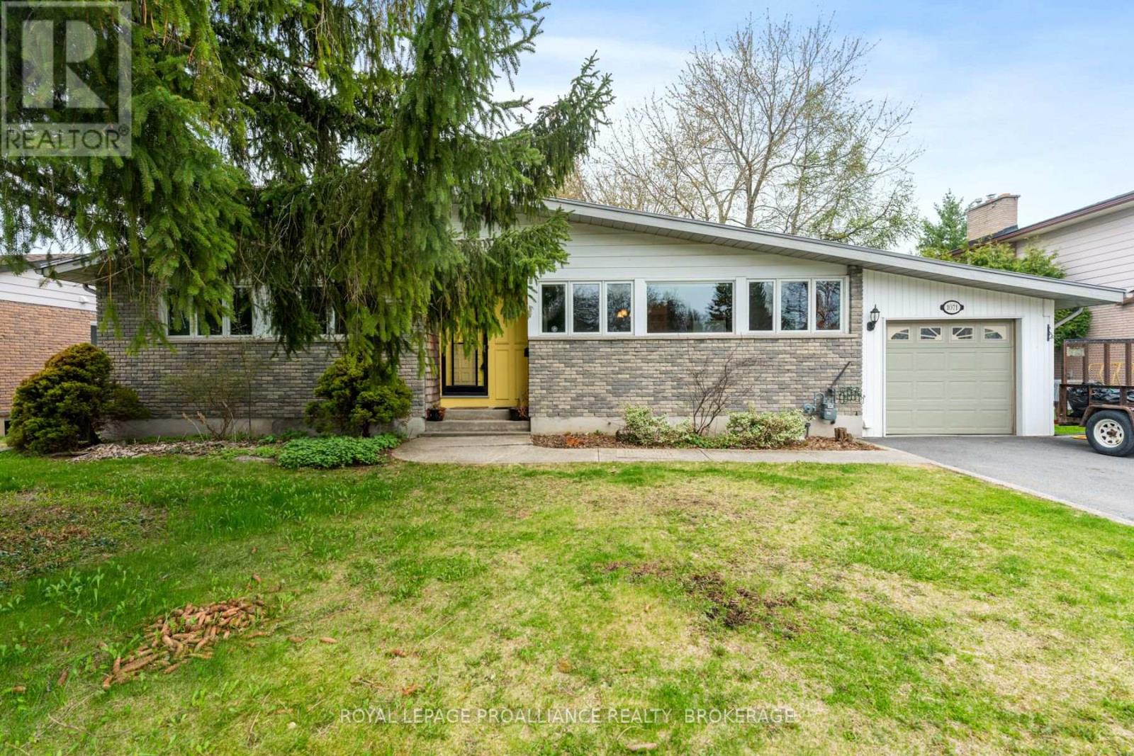 1071 LINCOLN DRIVE, Kingston, Ontario