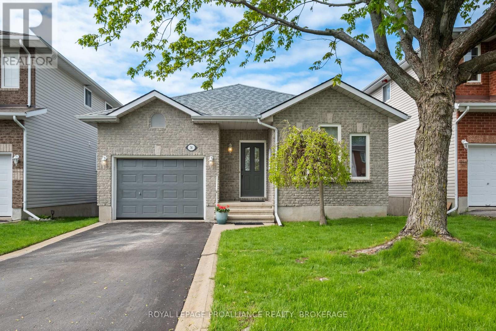 34 SCHOONER DRIVE, Kingston, Ontario