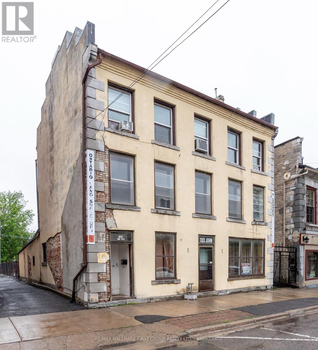 133/135 JOHN STREET, Greater Napanee, Ontario