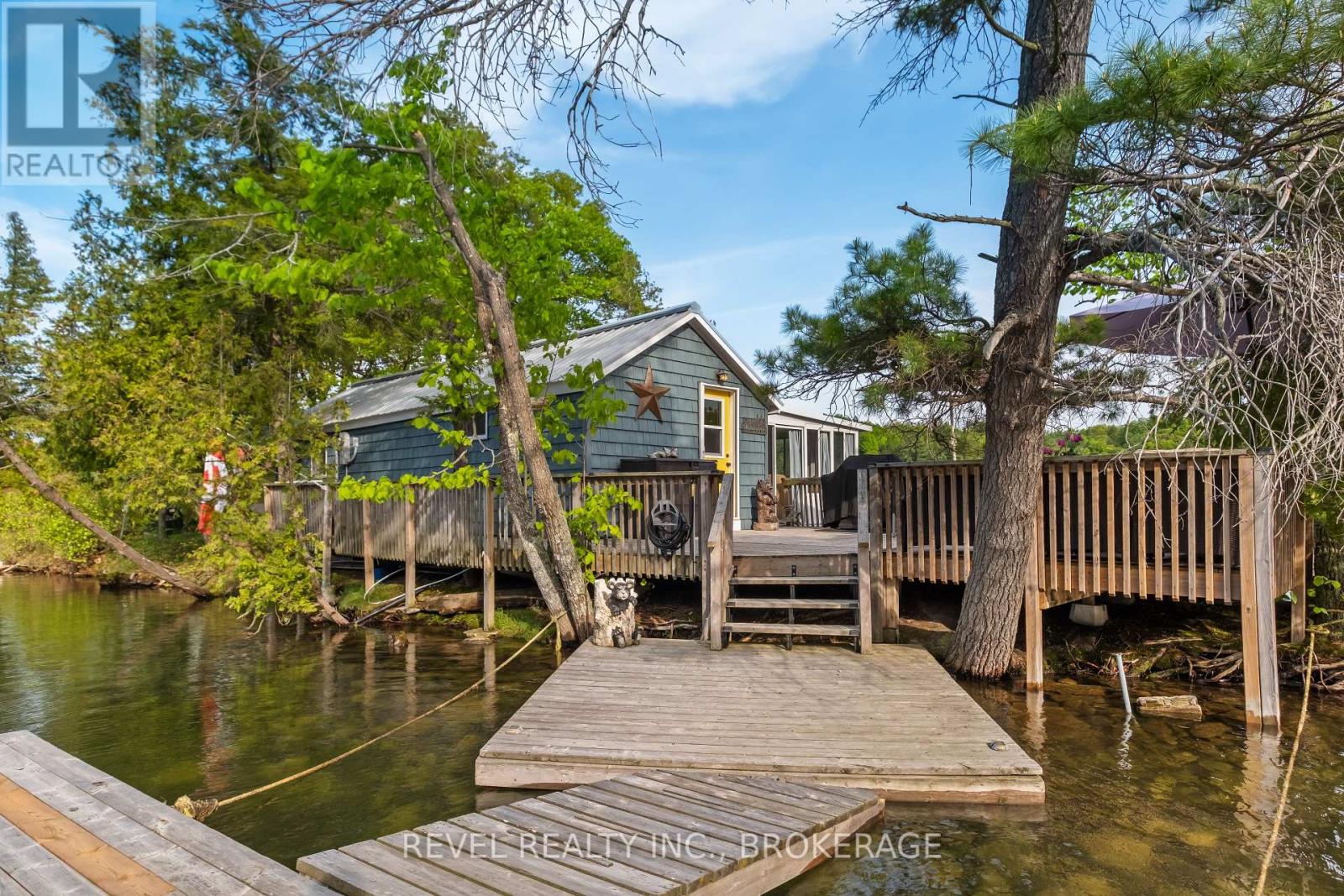 1690 GREEN BAY ROAD, Frontenac, Ontario