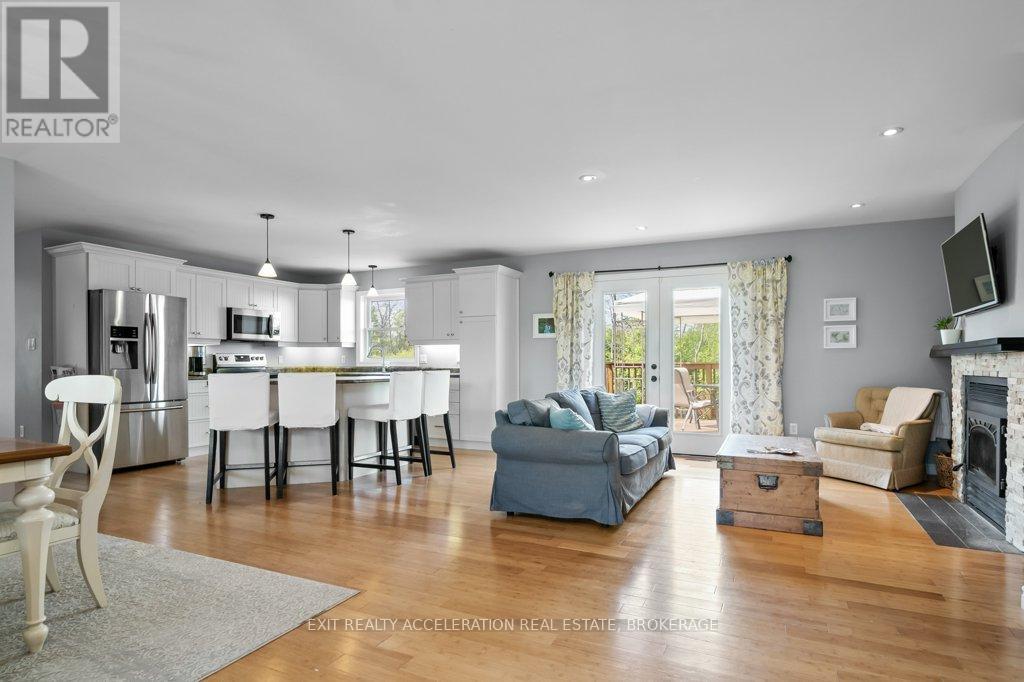 405 Brennan Road, Belleville, Ontario  K8N 4Z6 - Photo 5 - X12182038
