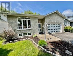 136 AMY LYNN DRIVE, Loyalist, Ontario