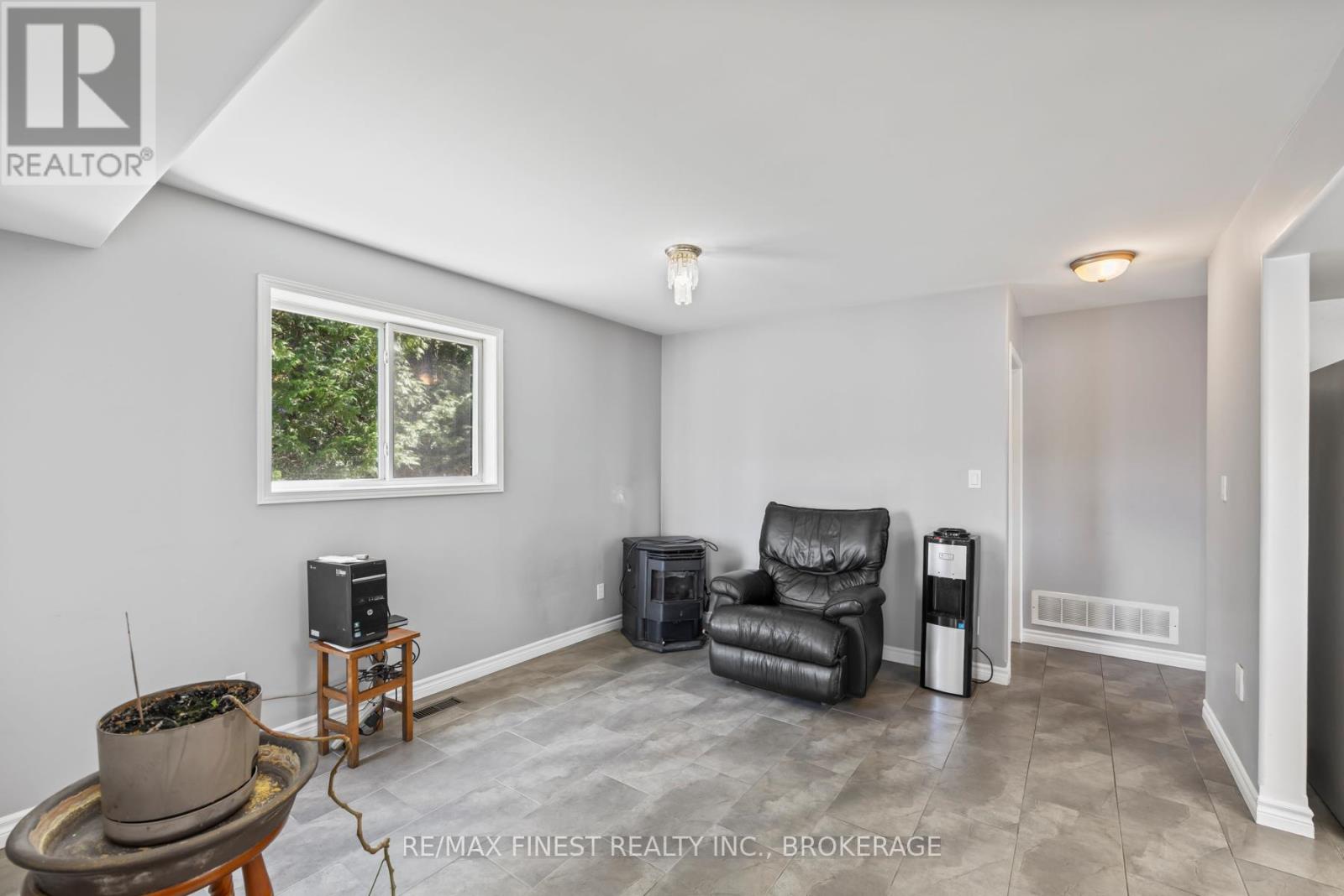 1048 Lark Lane, Frontenac, Ontario K0H 1X0 - Photo 26 - X12191382