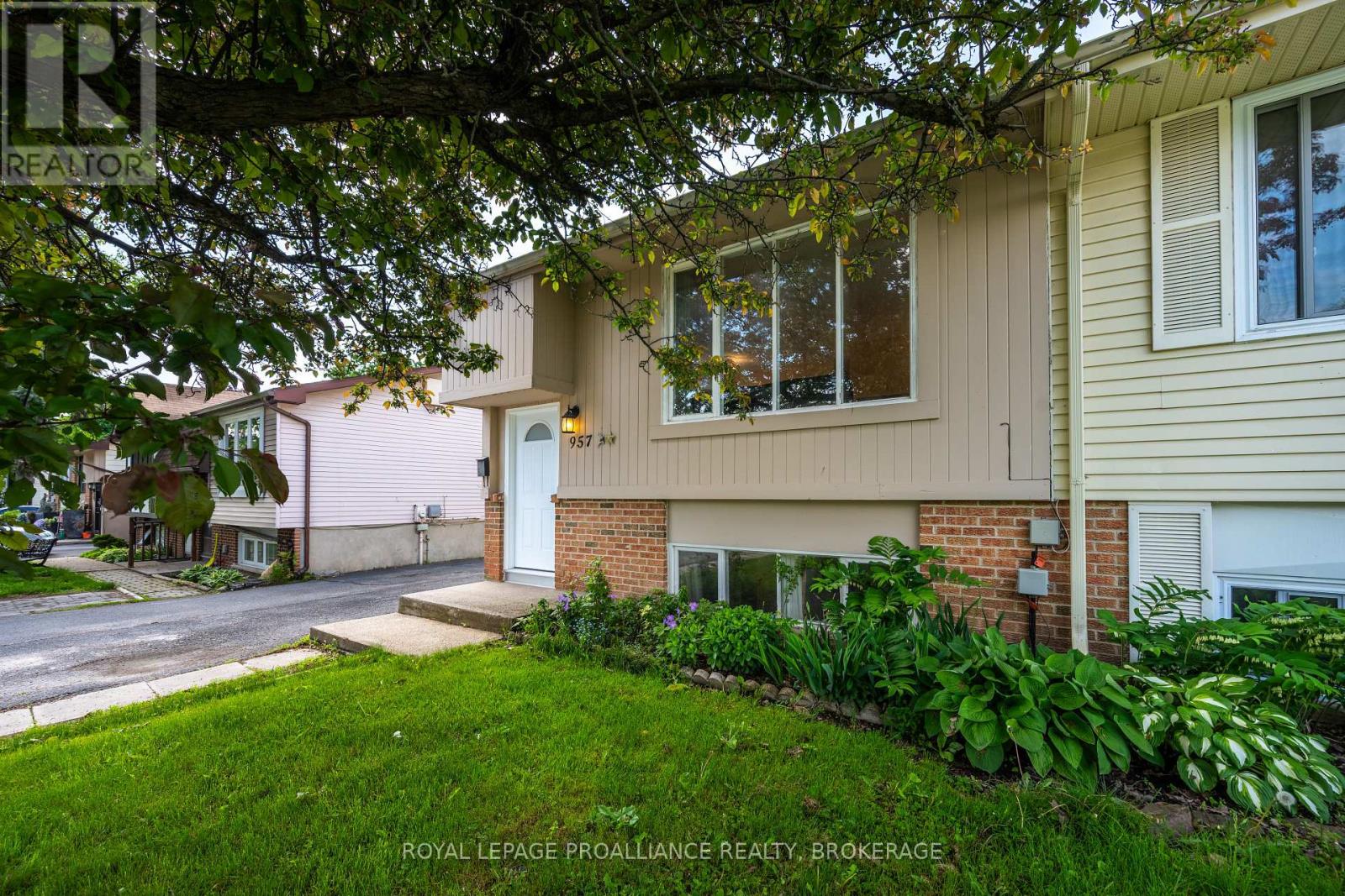 957 Old Colony Road, Kingston, Ontario  K7P 1H5 - Photo 3 - X12191802