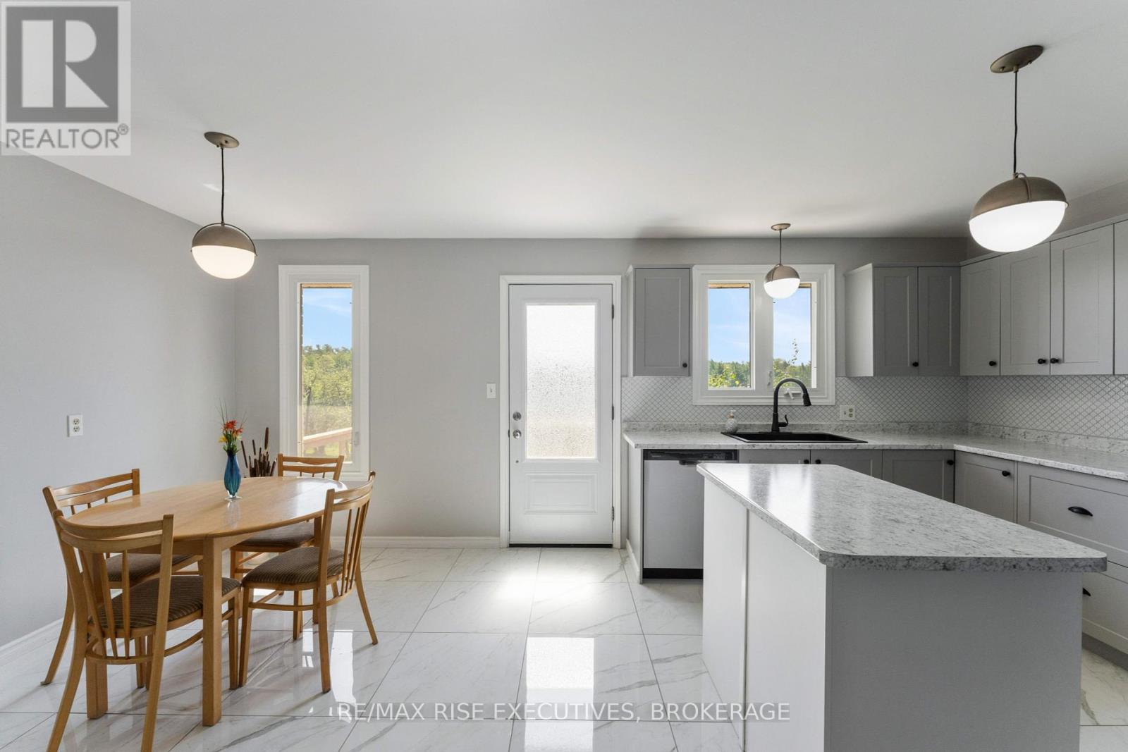 656 Rivermeade Avenue, Kingston, Ontario  K7M 7Z6 - Photo 9 - X12191811