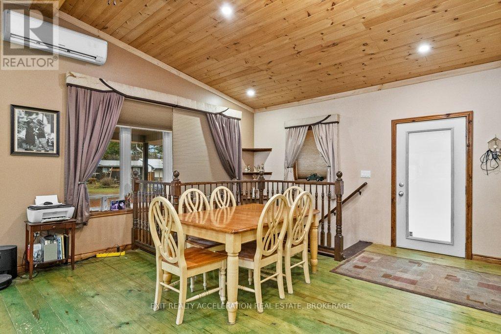 14 West Park Lane, Addington Highlands, Ontario K0H 2G0 - Photo 6 - X12193248