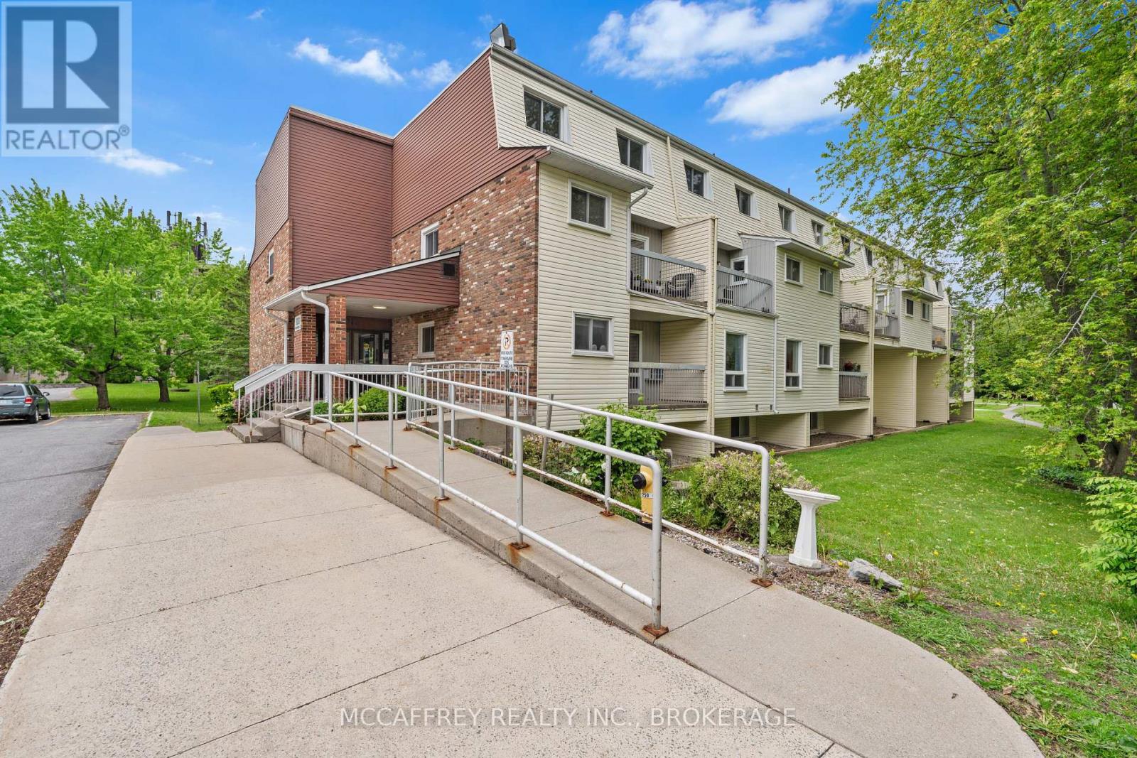 1010 PEMBRIDGE CRESCENT, Kingston, Ontario