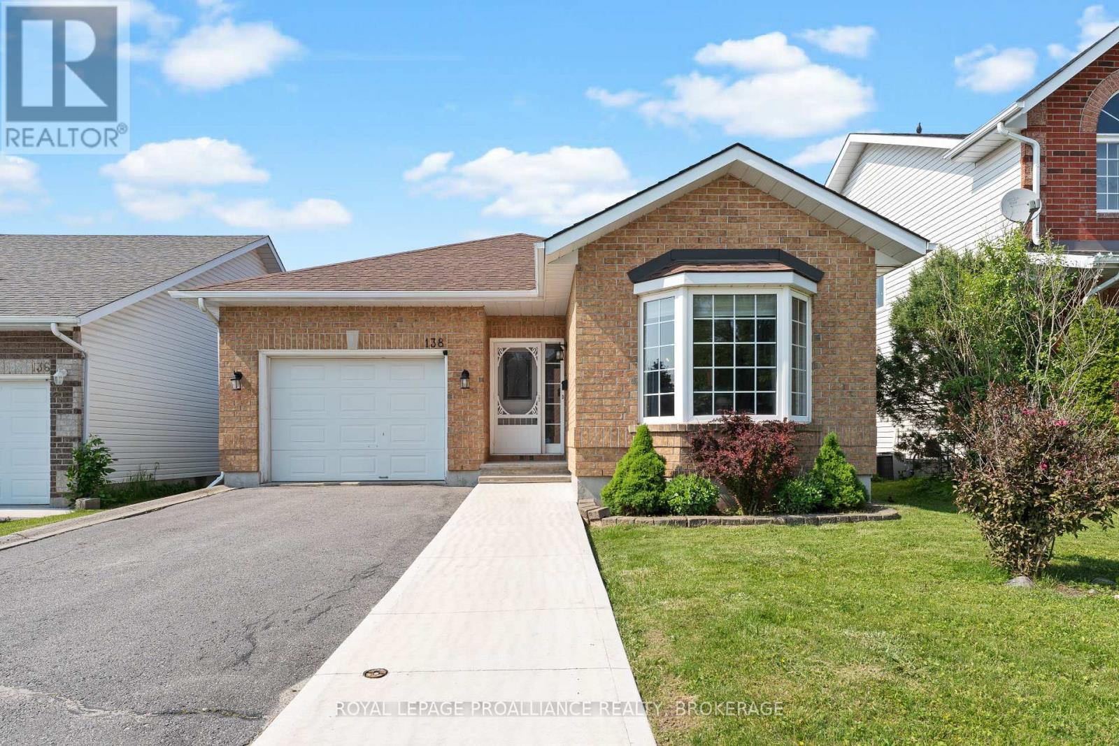 138 DALGLEISH AVENUE, Kingston, Ontario