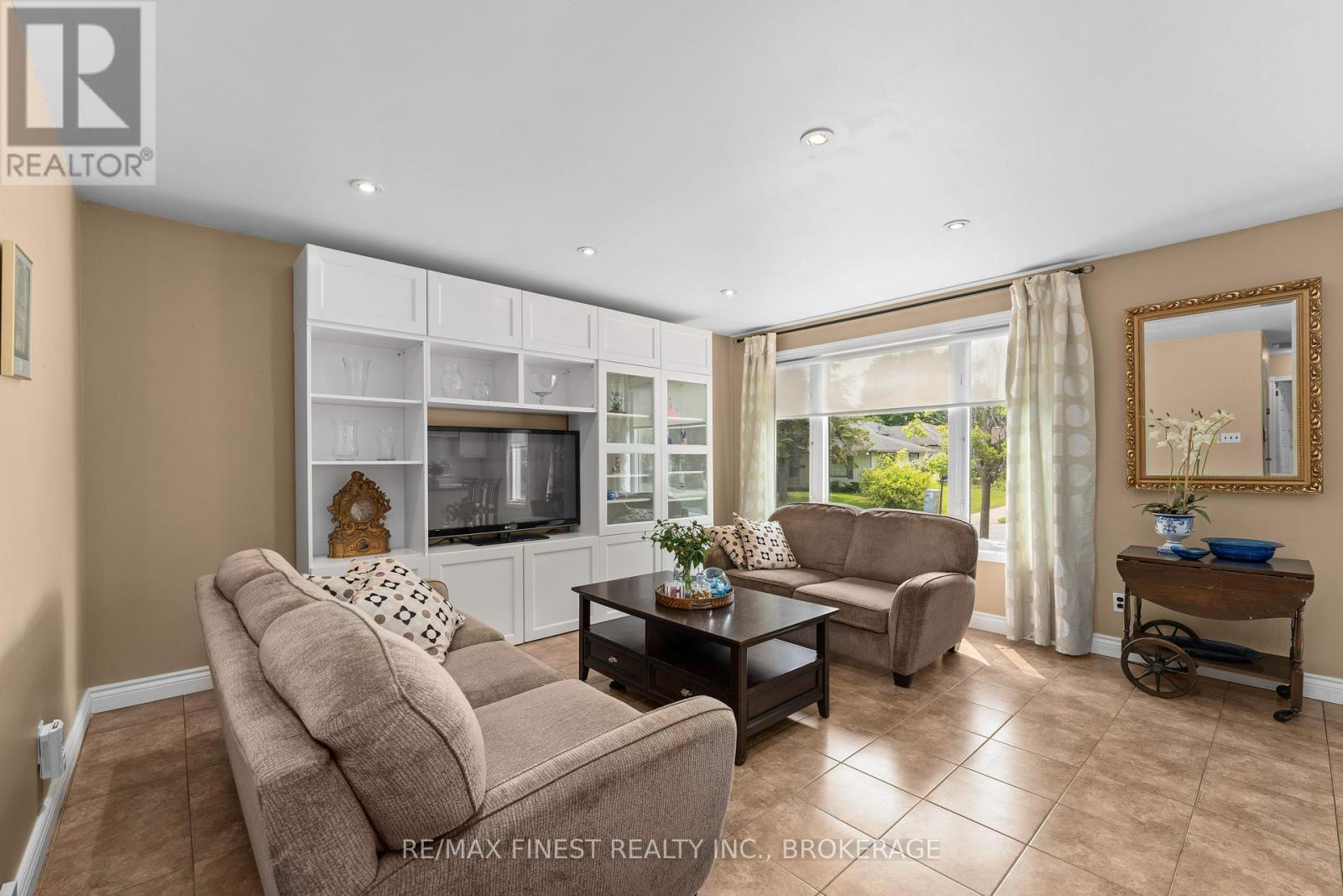 95 Calderwood Drive, Kingston, Ontario  K7M 6L5 - Photo 5 - X12202555