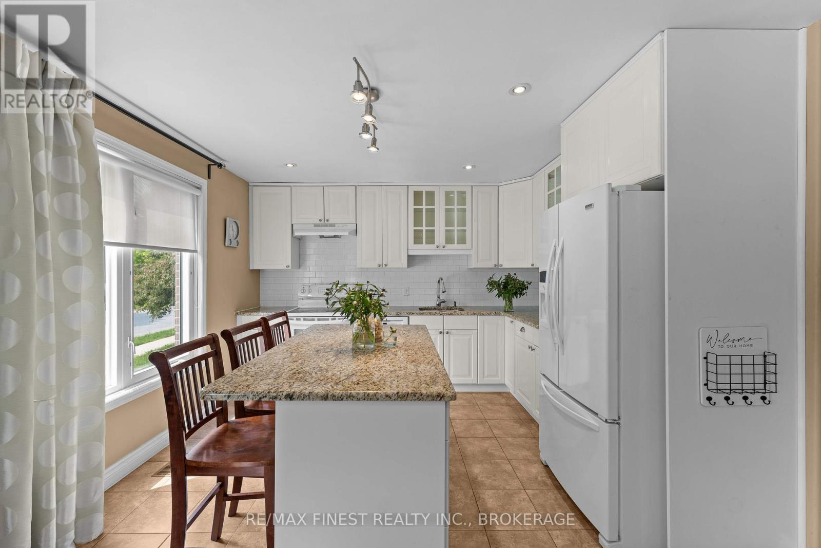 95 Calderwood Drive, Kingston, Ontario  K7M 6L5 - Photo 8 - X12202555