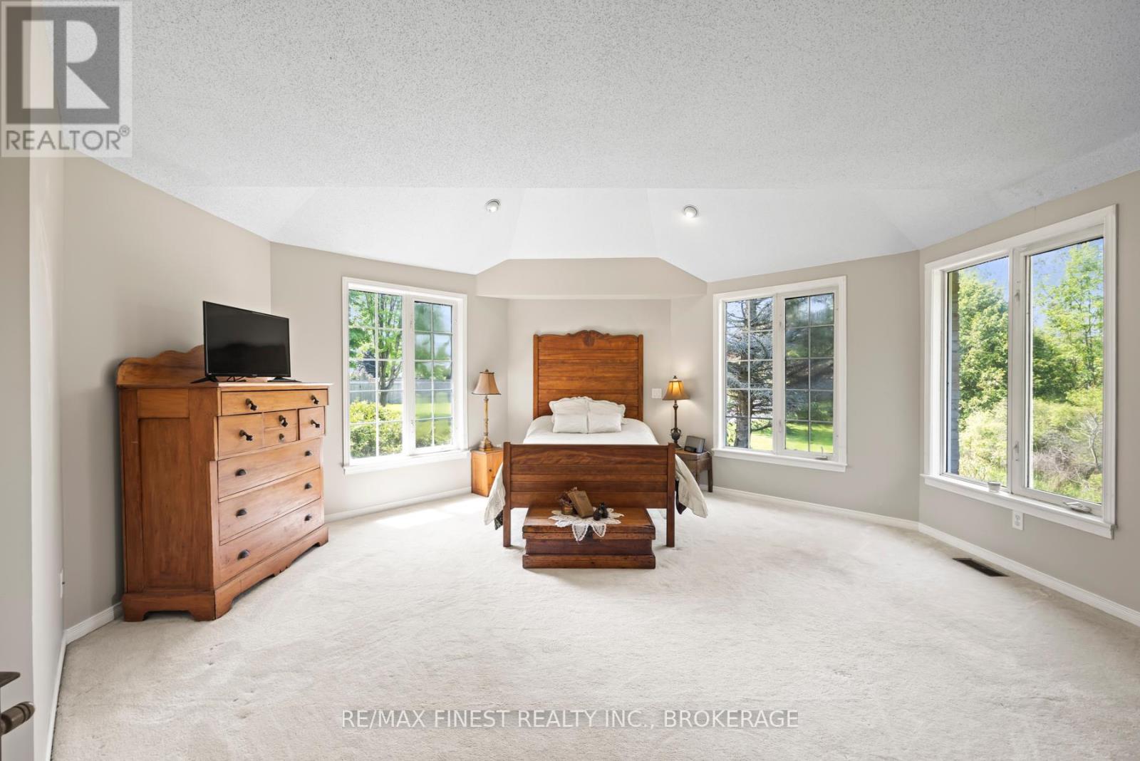 941 Malvern Terrace, Kingston, Ontario  K7P 2Y6 - Photo 9 - X12203033