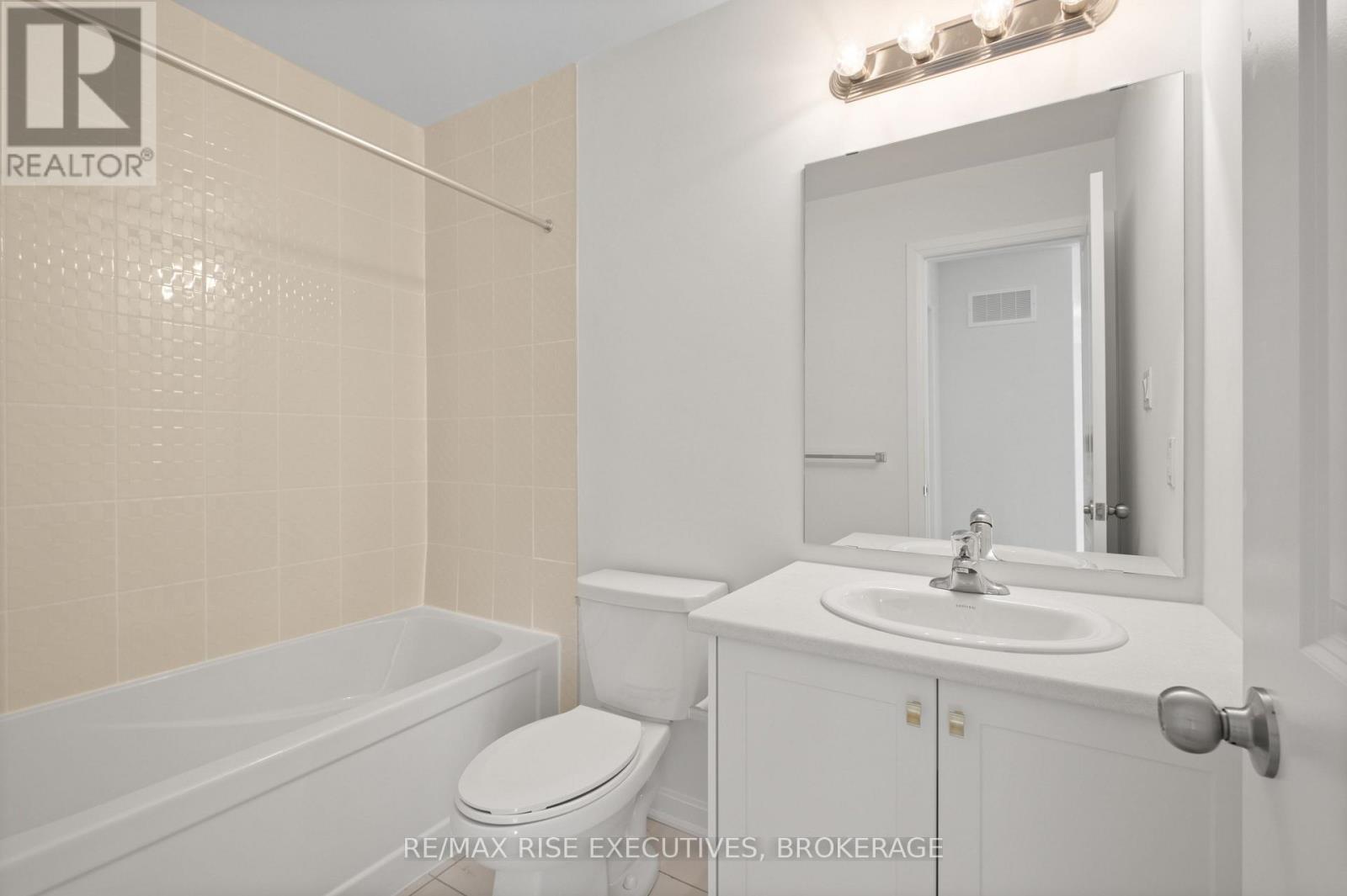 128 Gildersleeve Boulevard, Loyalist, Ontario  K0H 1G0 - Photo 17 - X12203082