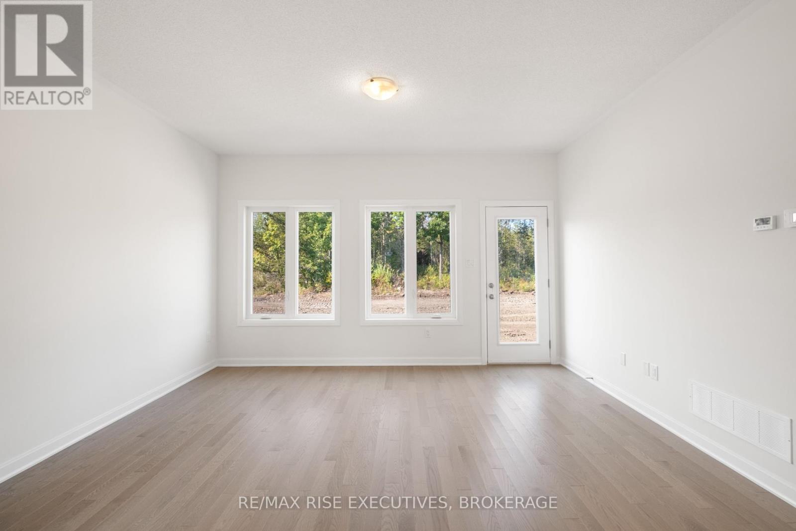 128 Gildersleeve Boulevard, Loyalist, Ontario  K0H 1G0 - Photo 9 - X12203082