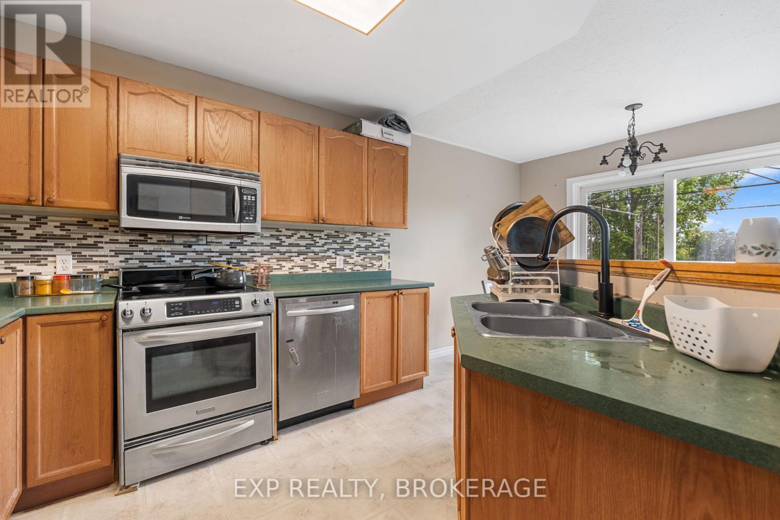 1872 Berrywood Crescent, Kingston, Ontario  K7P 3G8 - Photo 11 - X12206963