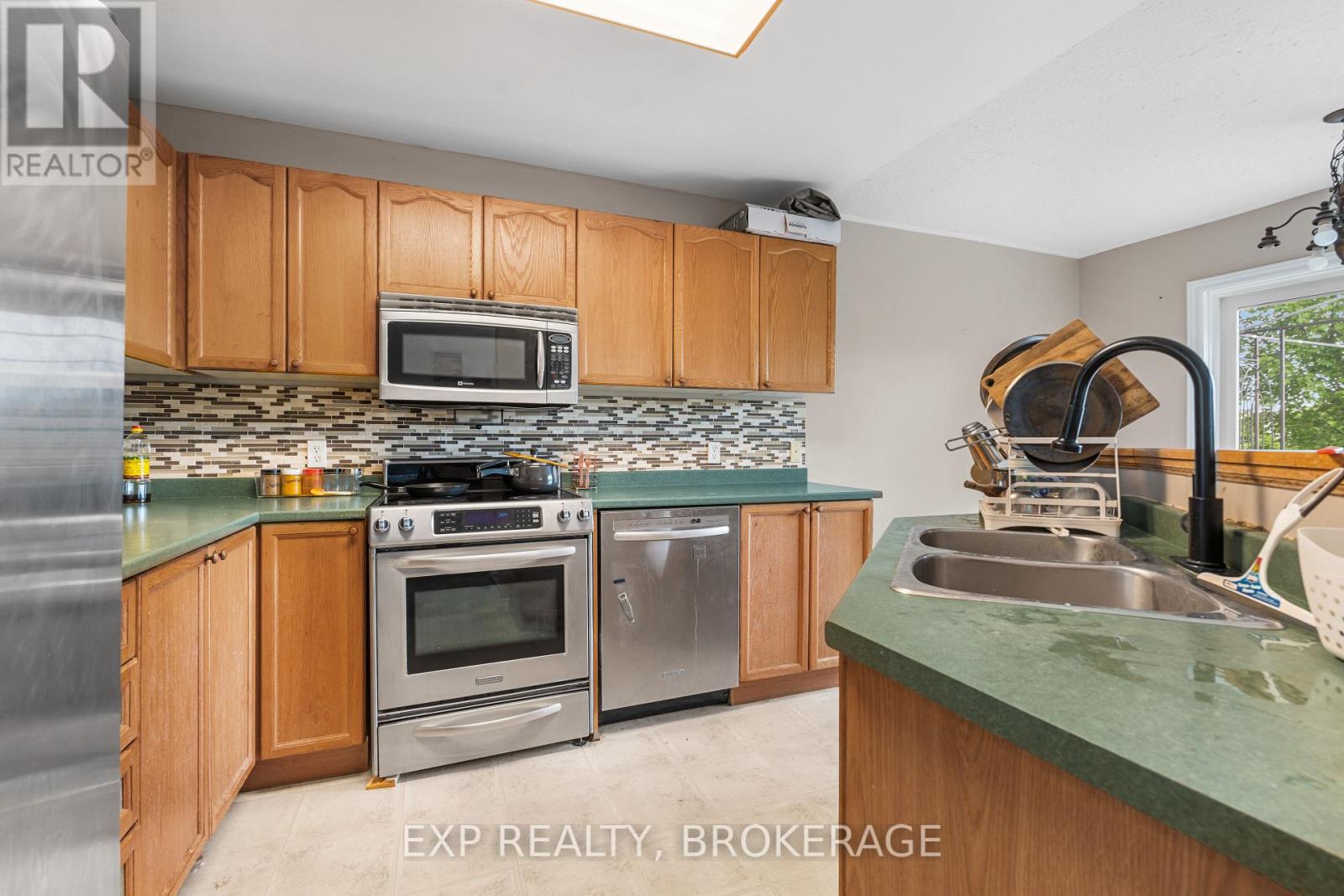 1872 Berrywood Crescent, Kingston, Ontario  K7P 3G8 - Photo 12 - X12206963