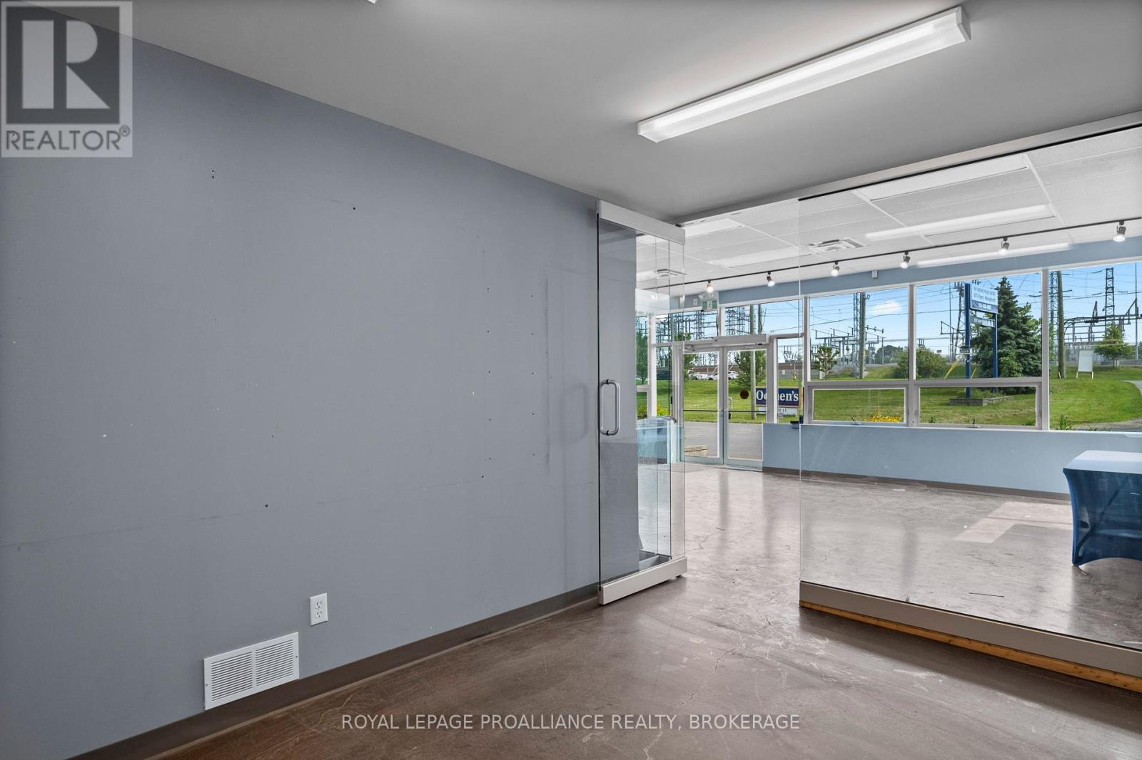 1033 John Counter Boulevard, Kingston, Ontario K7K 6C7 - Photo 8 - X12207302