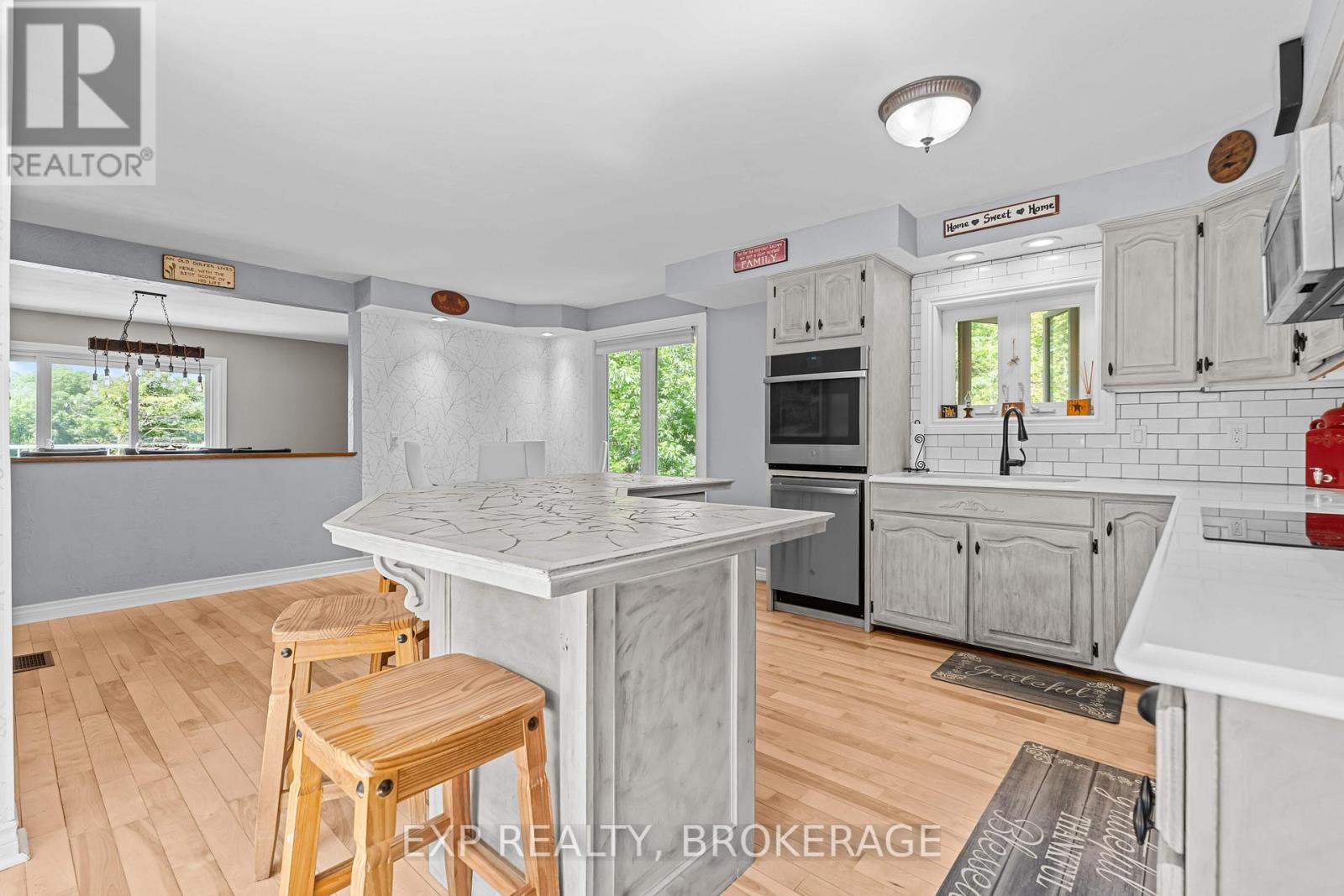 5525 Rideau Road, South Frontenac, Ontario  K0H 1H0 - Photo 10 - X12218003