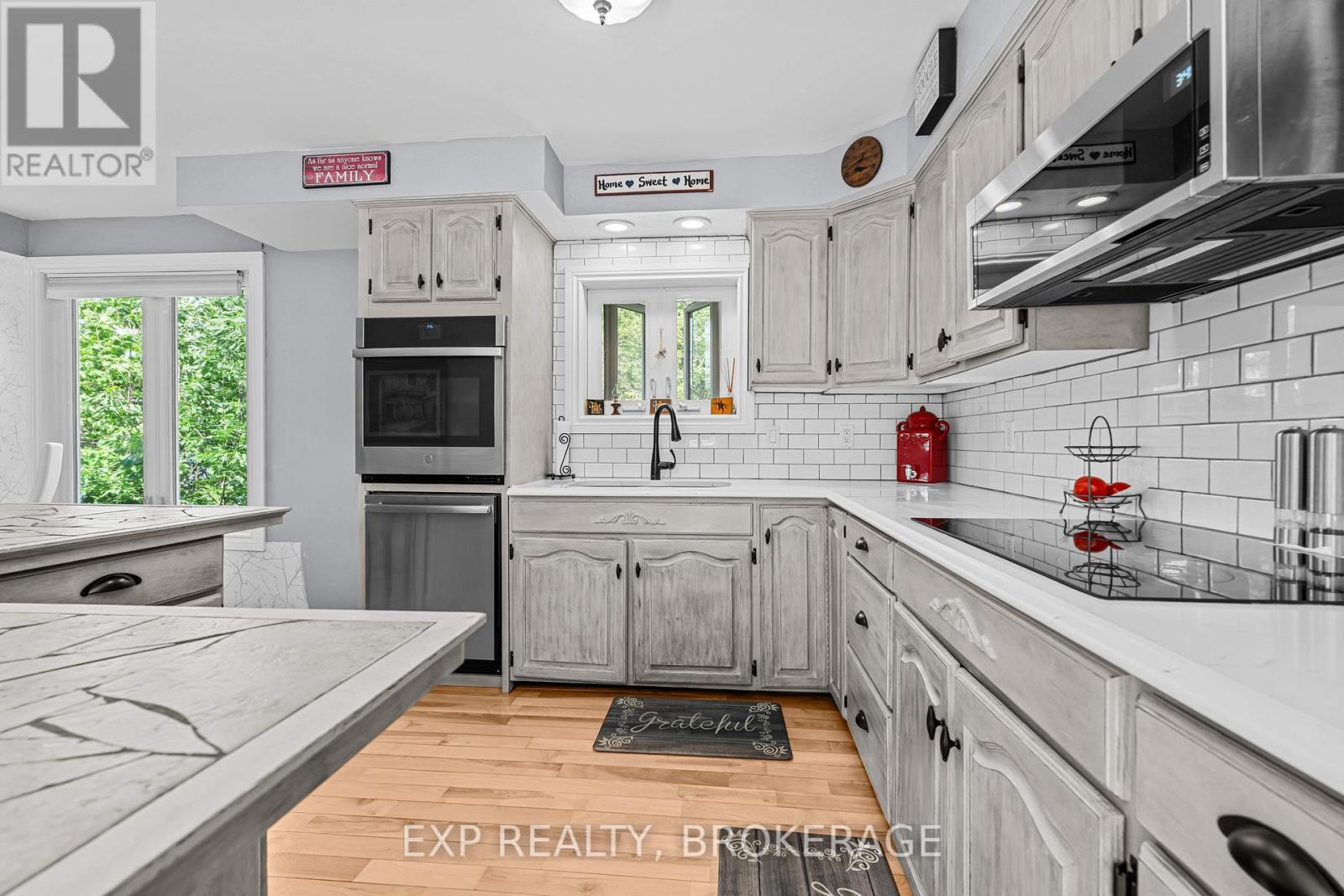 5525 Rideau Road, South Frontenac, Ontario  K0H 1H0 - Photo 11 - X12218003