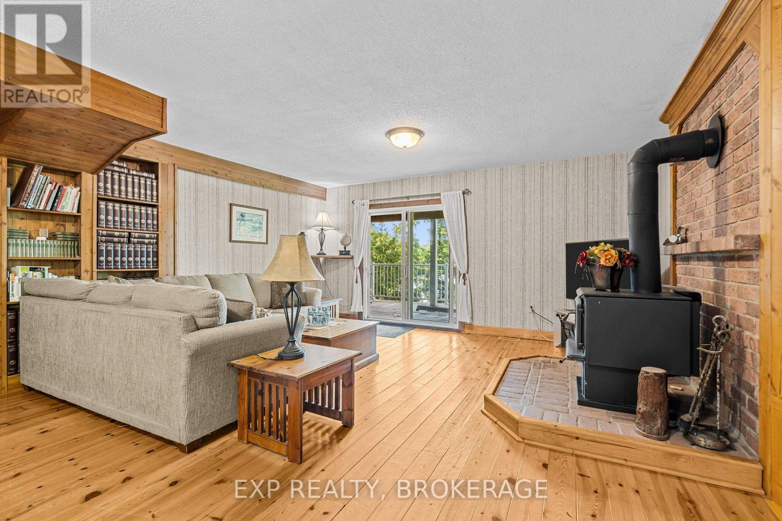 5525 Rideau Road, South Frontenac, Ontario  K0H 1H0 - Photo 18 - X12218003