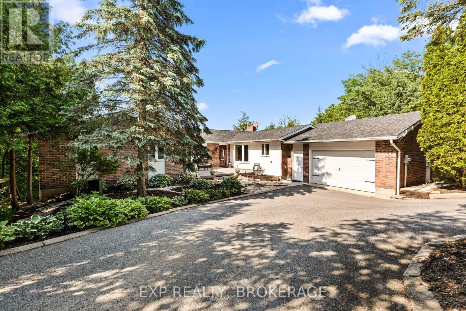 5525 Rideau Road, South Frontenac, Ontario  K0H 1H0 - Photo 2 - X12218003