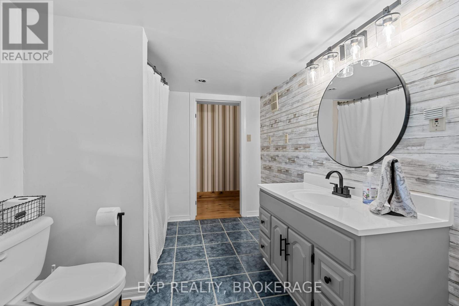 5525 Rideau Road, South Frontenac, Ontario  K0H 1H0 - Photo 26 - X12218003