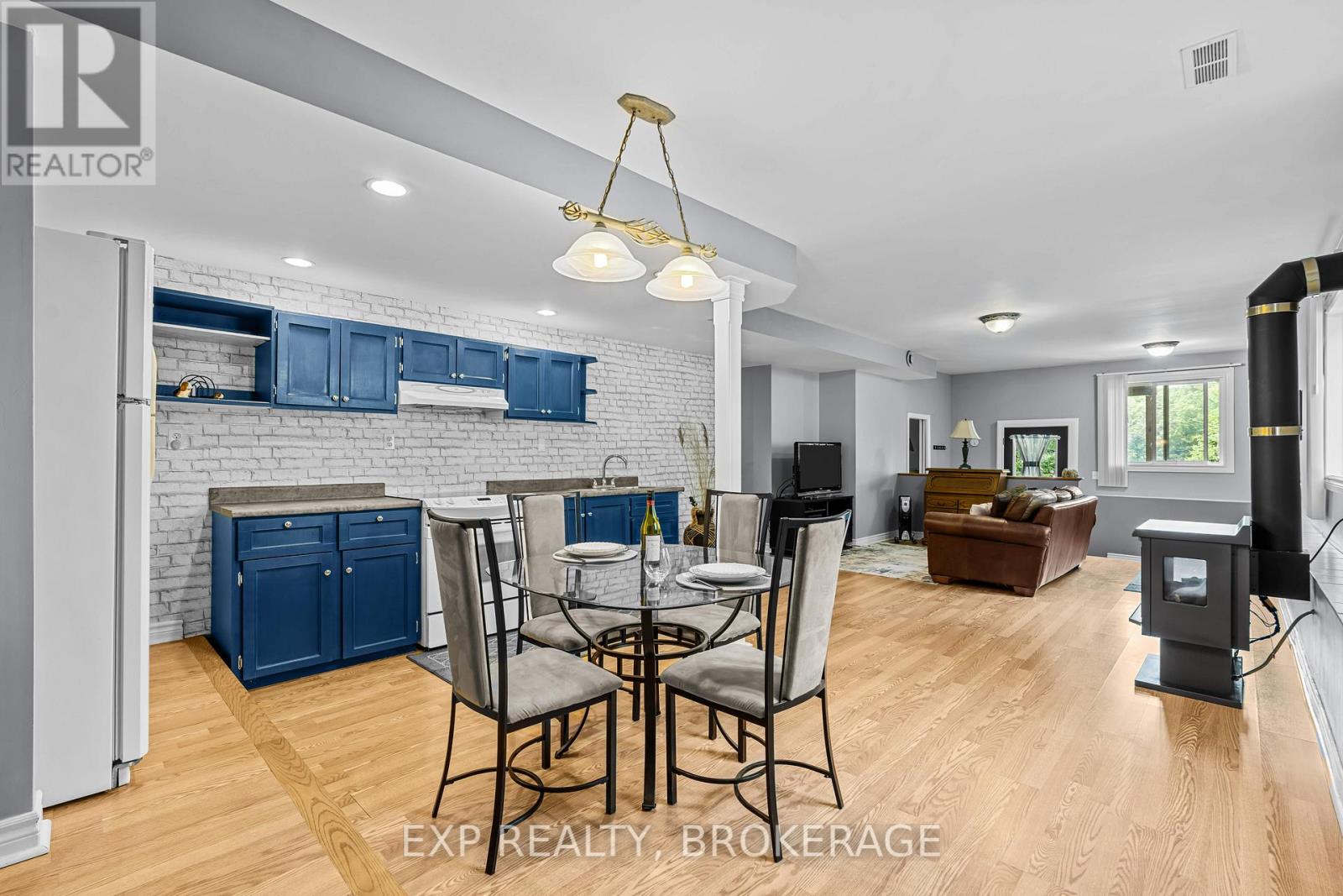 5525 Rideau Road, South Frontenac, Ontario  K0H 1H0 - Photo 29 - X12218003