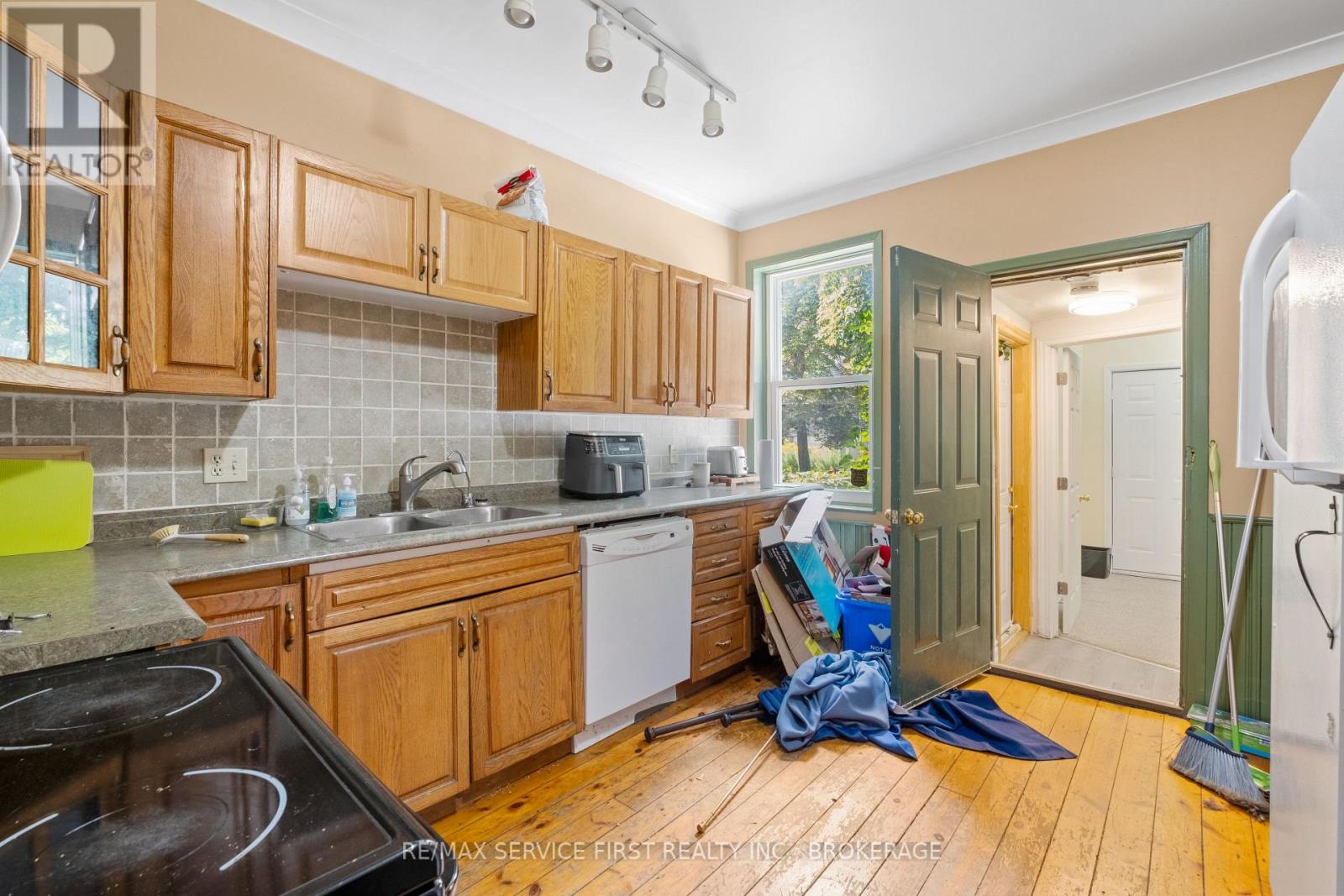 392 Alfred Street, Kingston, Ontario  K7K 4H7 - Photo 22 - X12218055