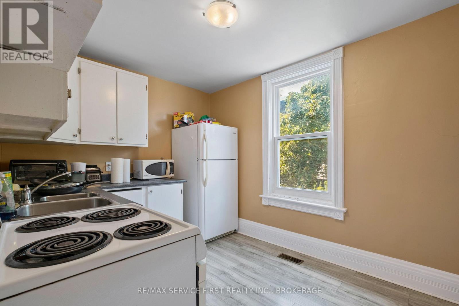392 Alfred Street, Kingston, Ontario  K7K 4H7 - Photo 35 - X12218055
