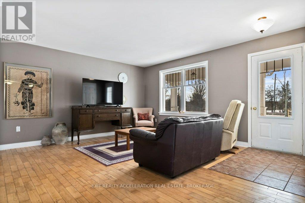 1633 Lazier Road, Tyendinaga, Ontario  K0K 3A0 - Photo 13 - X12220268
