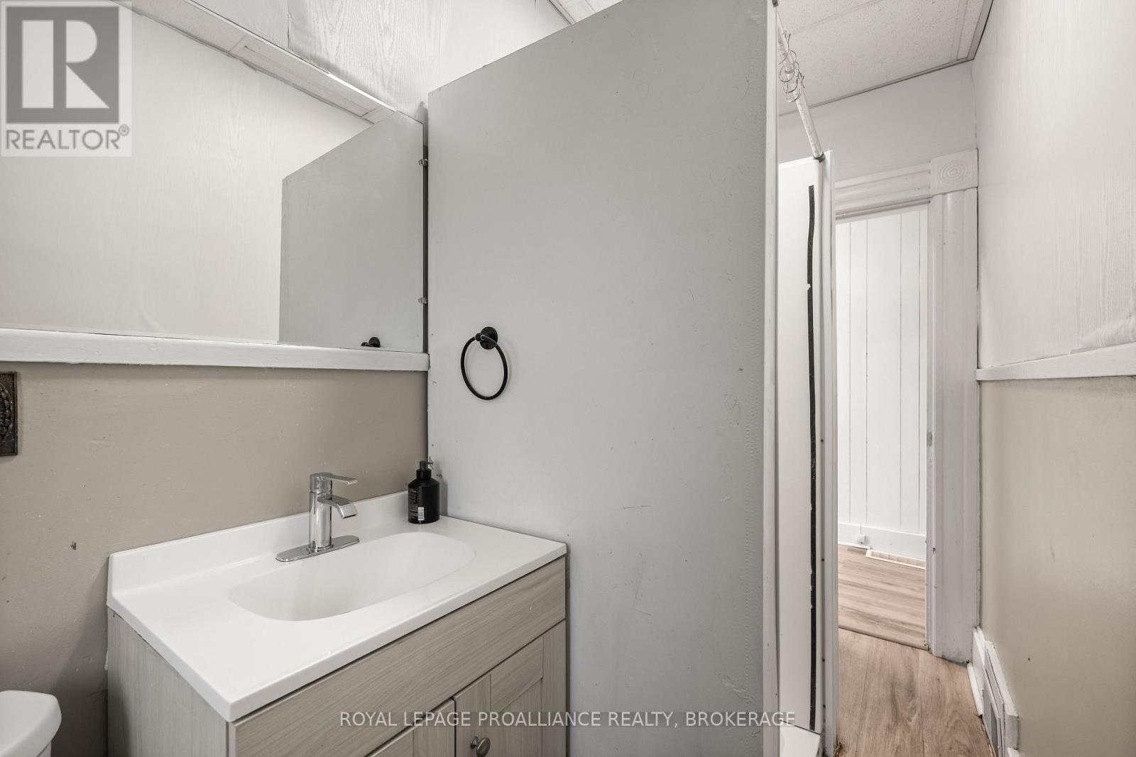 31 Hamilton Street, Kingston, Ontario  K7K 1P1 - Photo 11 - X12223338