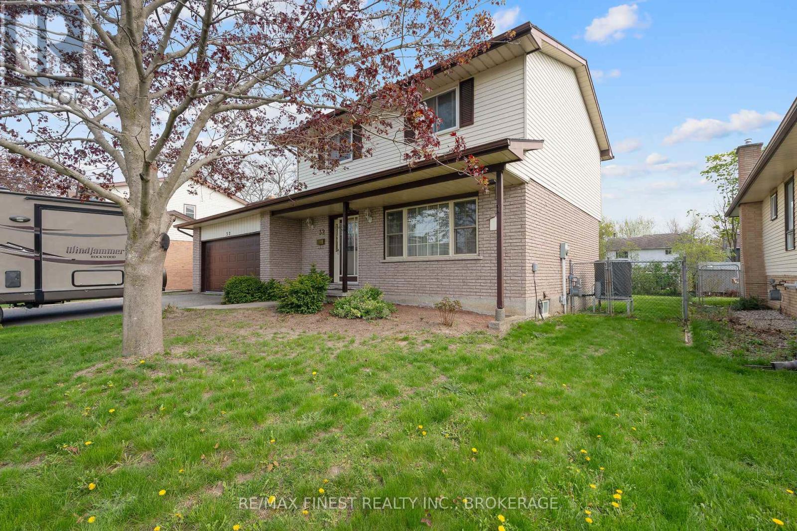 32 BONNY LANE, Kingston, Ontario