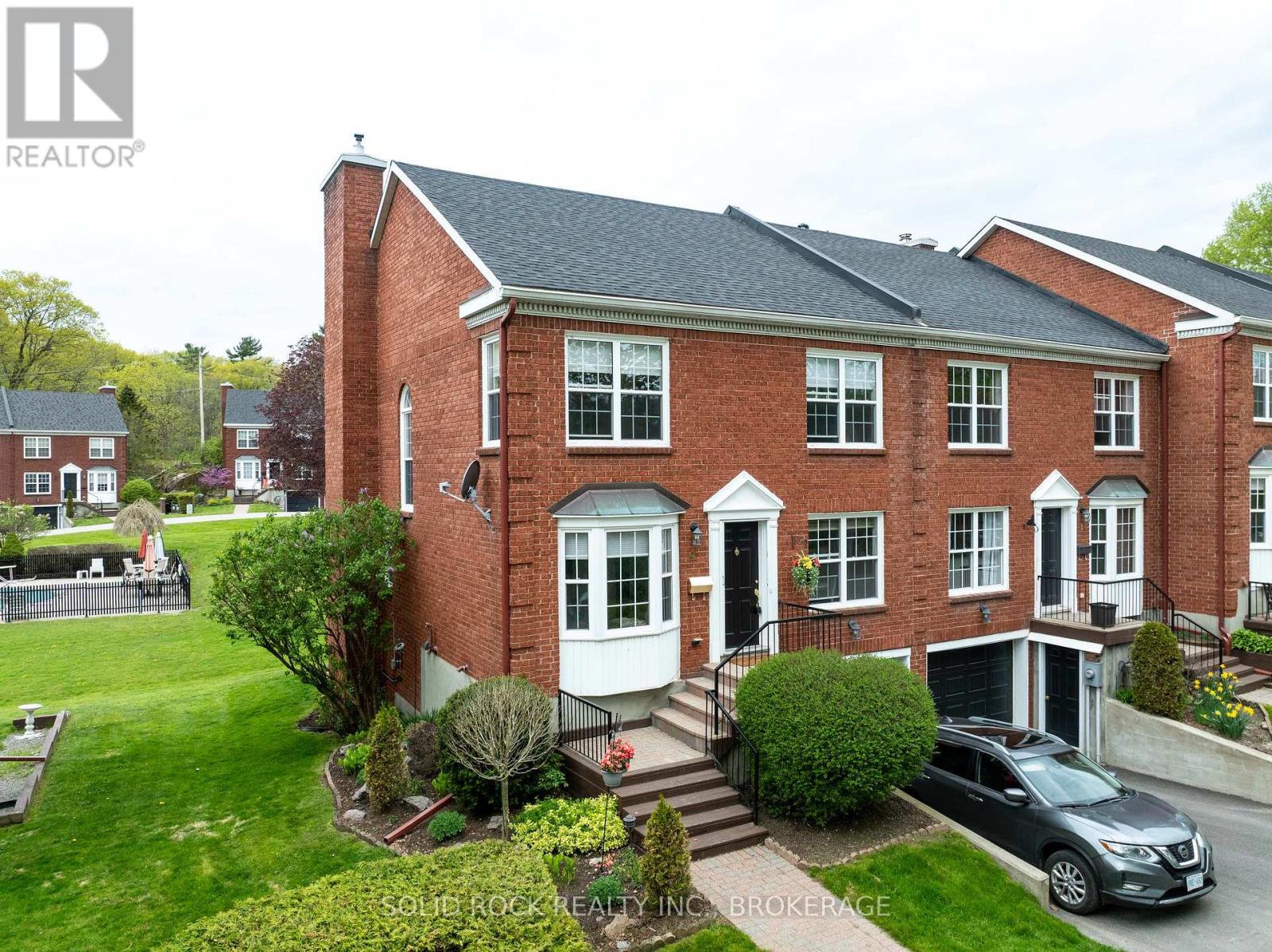 4 COUNTRY CLUB PLACE, Brockville, Ontario