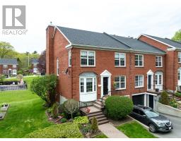 4 COUNTRY CLUB PLACE, Brockville, Ontario