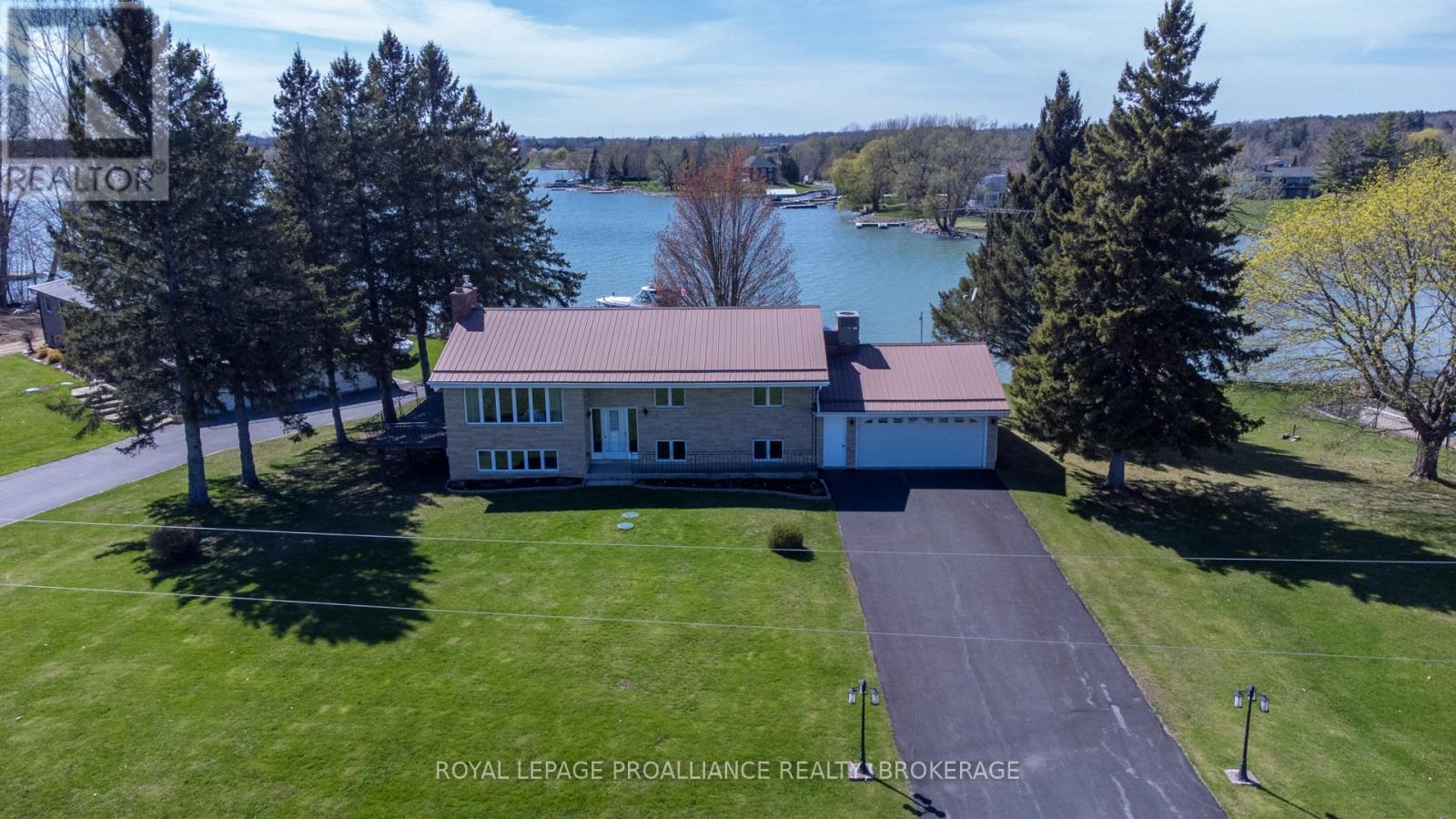 143 CLARK DRIVE, Front of Leeds & Seeleys Bay, Ontario