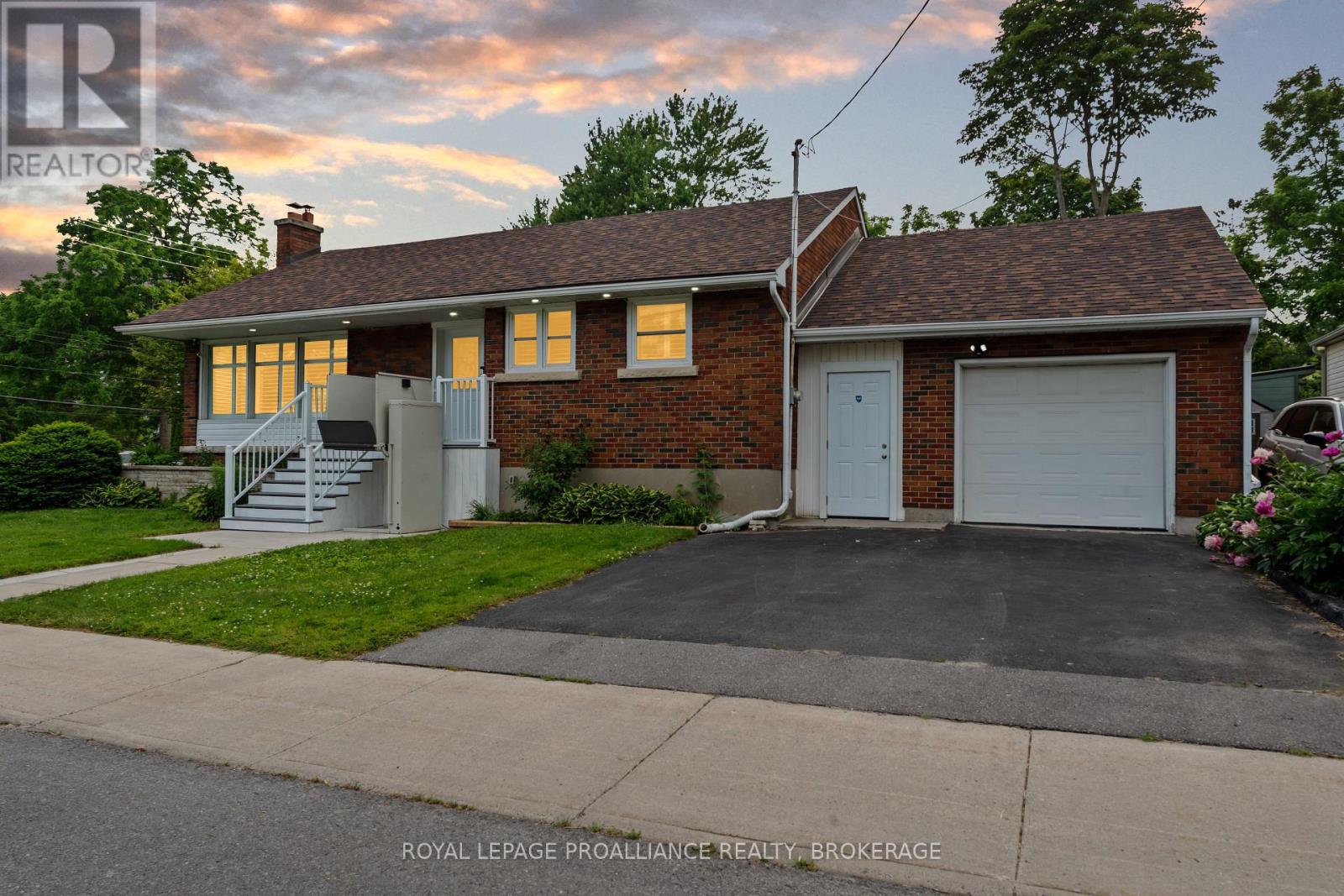 48 ELLERBECK STREET, Kingston, Ontario