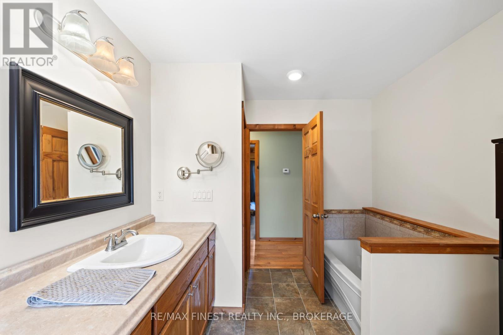 404 Dean Smith Road Drive, Frontenac, Ontario  K0H 2L0 - Photo 24 - X12232719