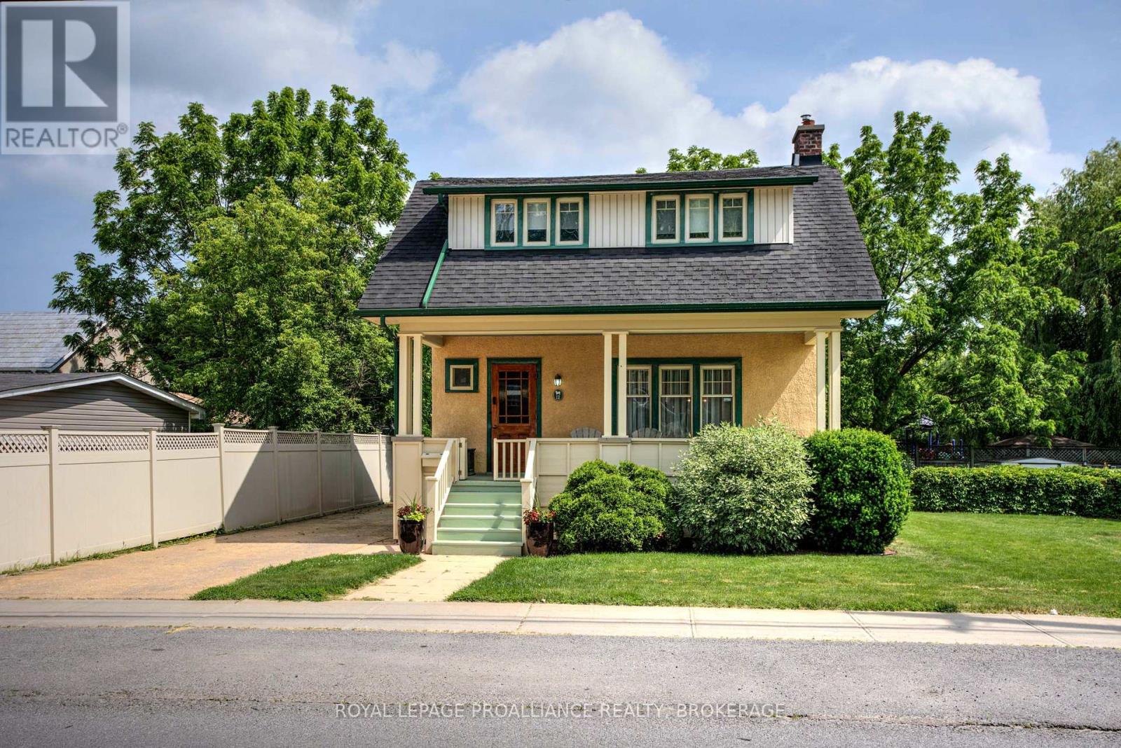 12 THOMAS STREET, Greater Napanee, Ontario
