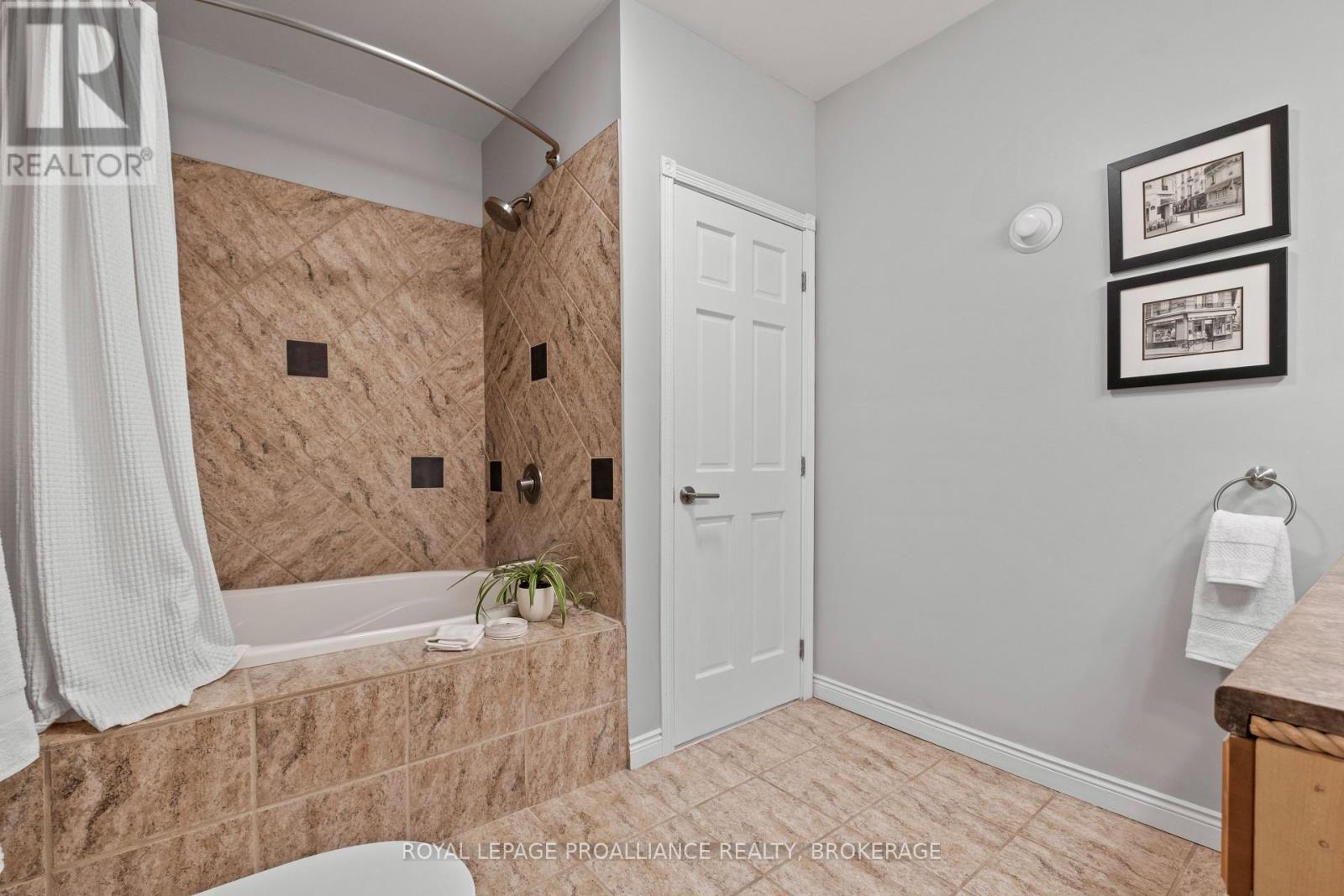 2749 Lakefield Drive, Frontenac, Ontario  K0H 1X0 - Photo 35 - X12234868