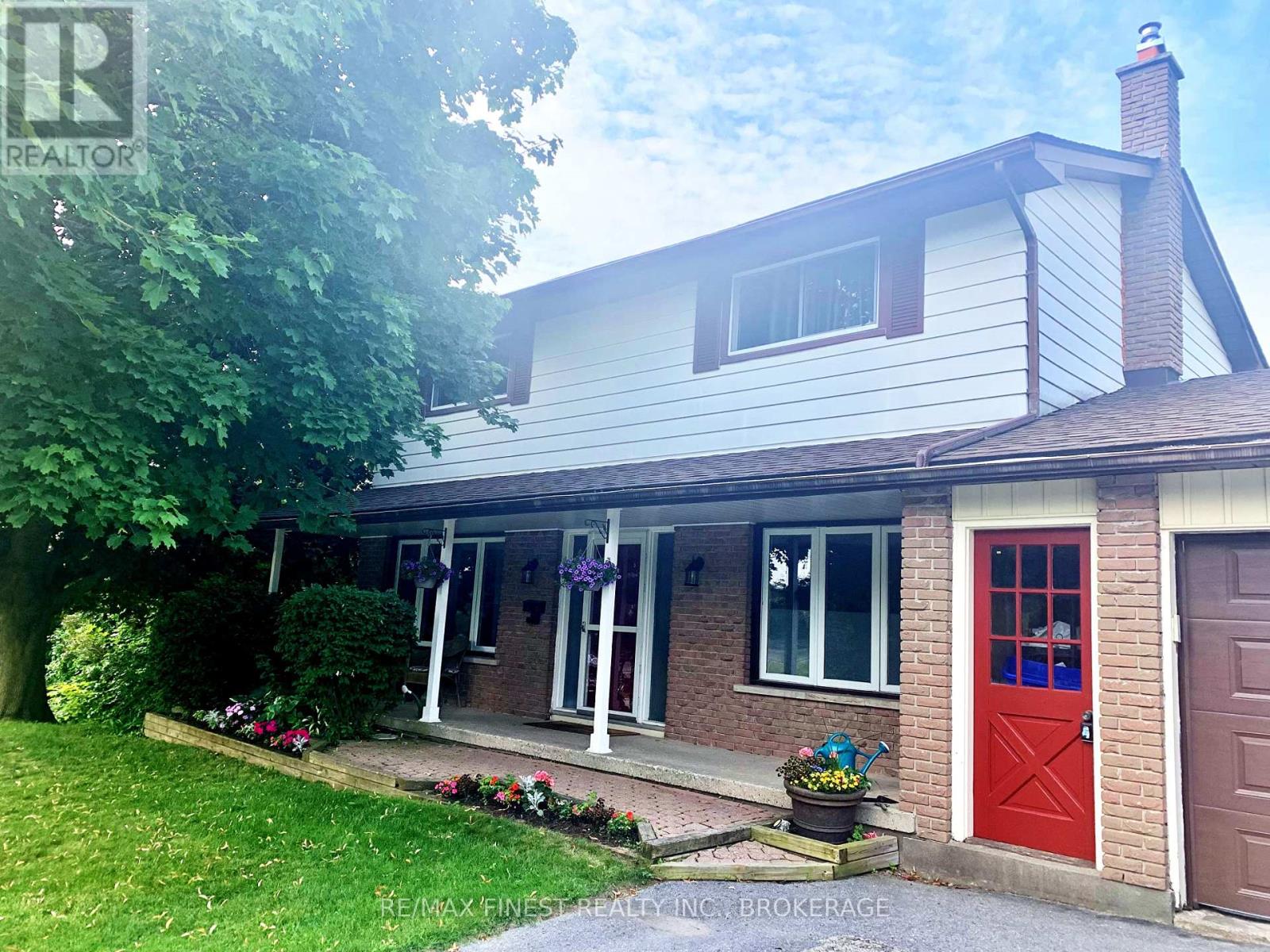 1043 LINCOLN DRIVE, Kingston, Ontario