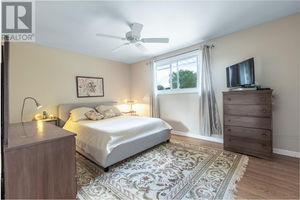 1043 Lincoln Drive, Kingston, Ontario  K7M 4Z3 - Photo 26 - X12236841