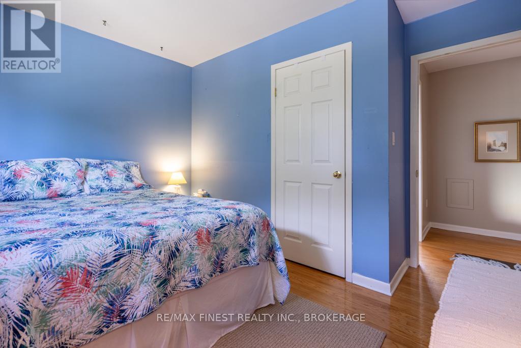 1043 Lincoln Drive, Kingston, Ontario  K7M 4Z3 - Photo 33 - X12236841