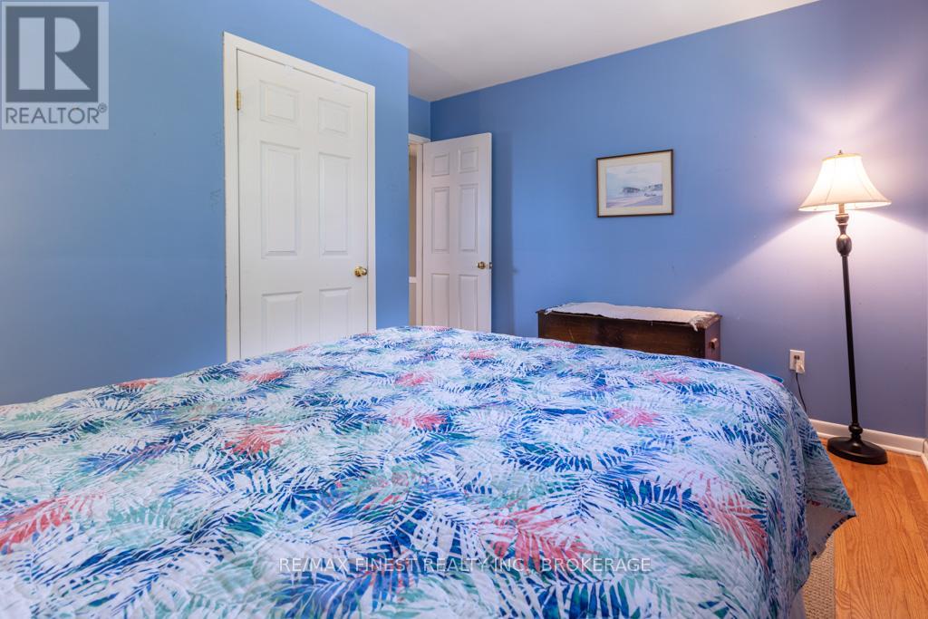 1043 Lincoln Drive, Kingston, Ontario  K7M 4Z3 - Photo 34 - X12236841