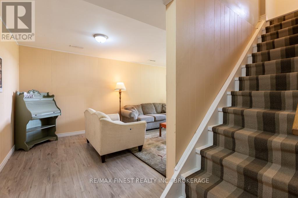 1043 Lincoln Drive, Kingston, Ontario  K7M 4Z3 - Photo 35 - X12236841